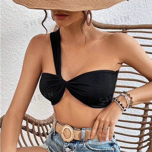 Woman one shoulder black top - Picture 3 of 3